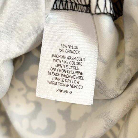 Used Adrienne Vittadini Black & White Paisley Print Full Midi Skirt in Size S - Picture 3 of 9